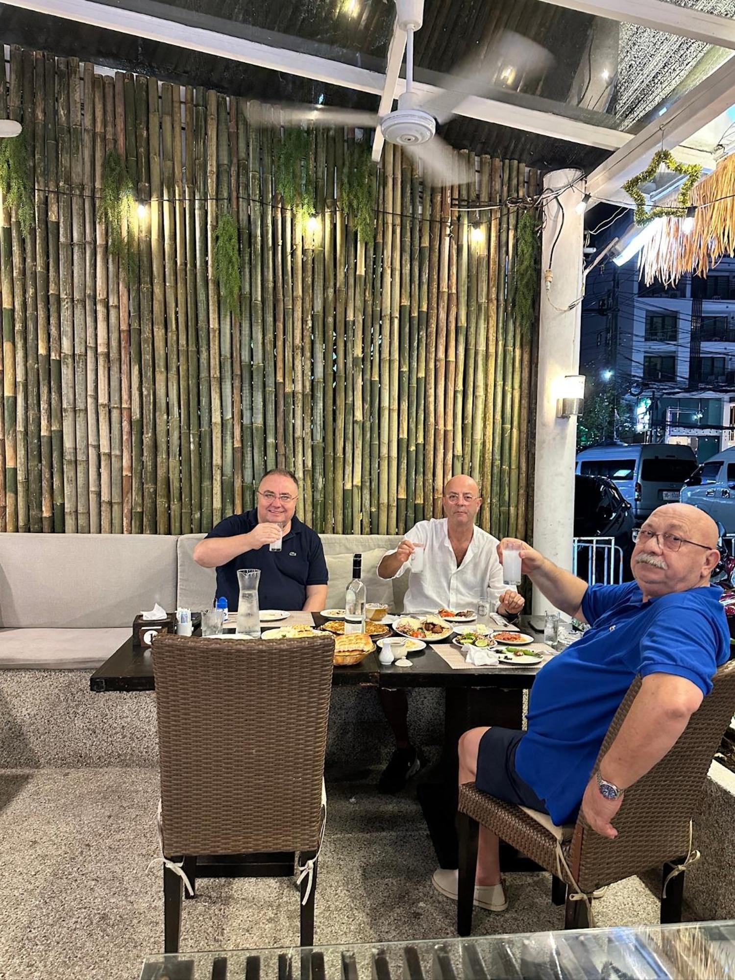 Istanbul Boutique Hotel Patong Екстериор снимка